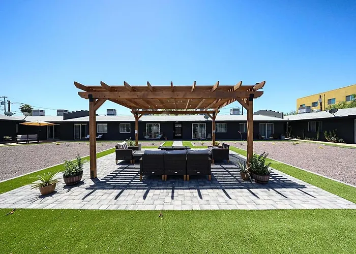 #5 Sunny Midtown Skyline Cool Comfy Affordable * Phoenix